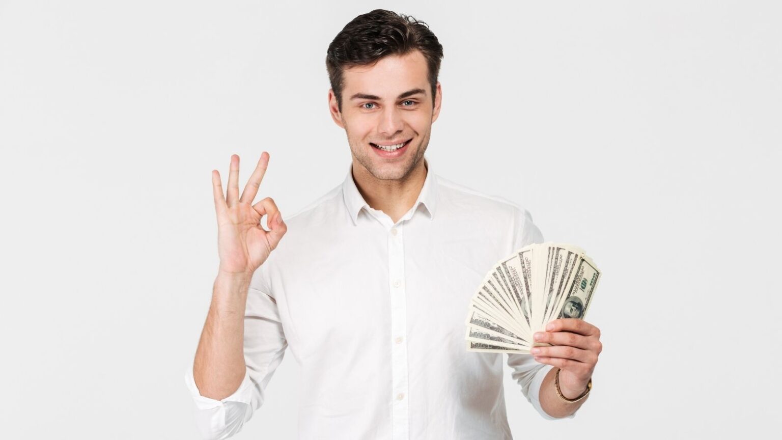 человечек с деньгами на белом фоне. деньги белых людей. человечек с деньгами. мужчина с деньгами в руках. делят деньги.