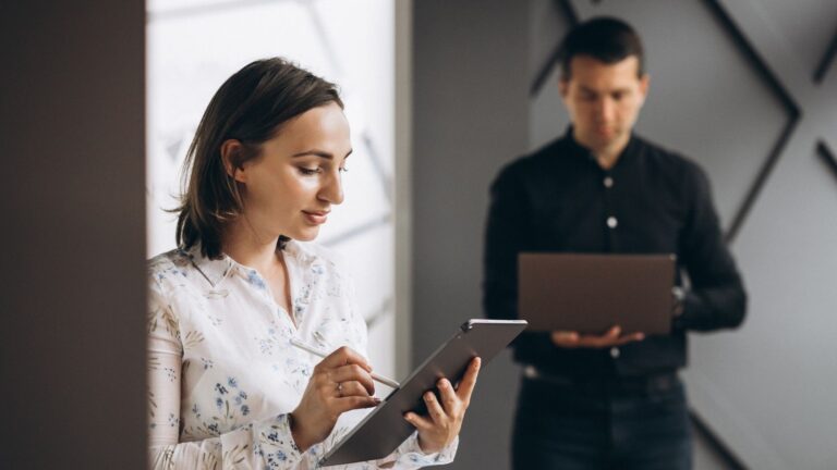 Entrepreneurship Versus Intrapreneurship - What's the Difference?