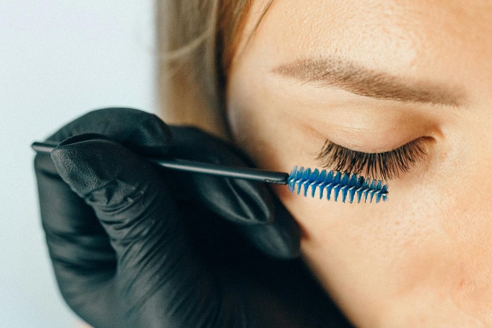 How to Choose the Best Lash Lift Kit for Salons